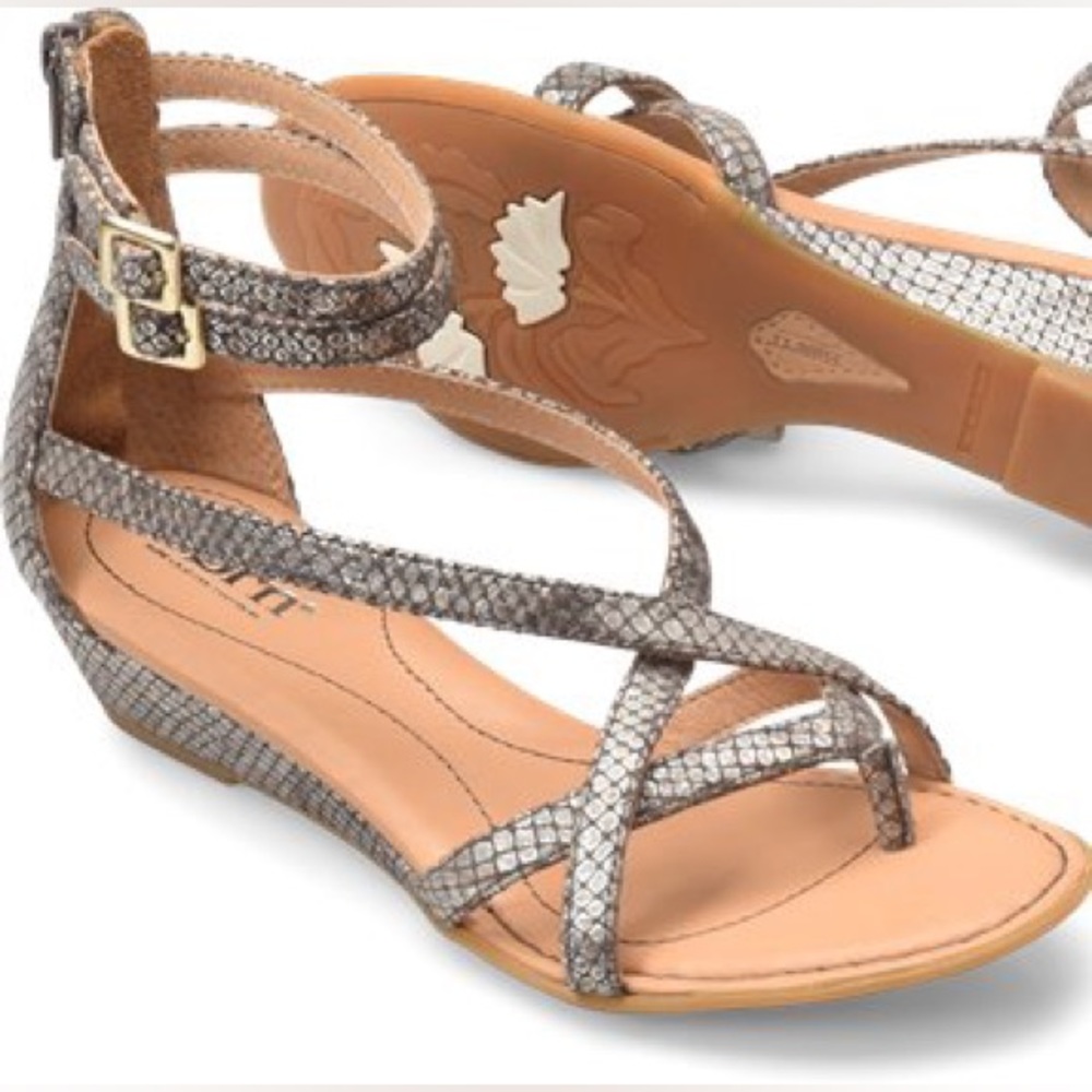 Børn Daphne metallic snakeskin strappy sandal, size 10
